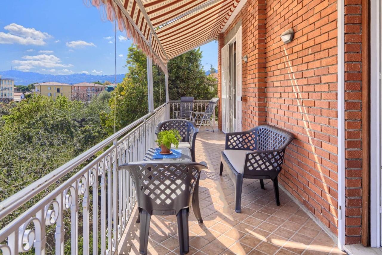 Villa La Rodina Диано Марина Екстериор снимка