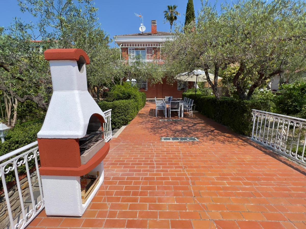 Villa La Rodina Диано Марина Екстериор снимка