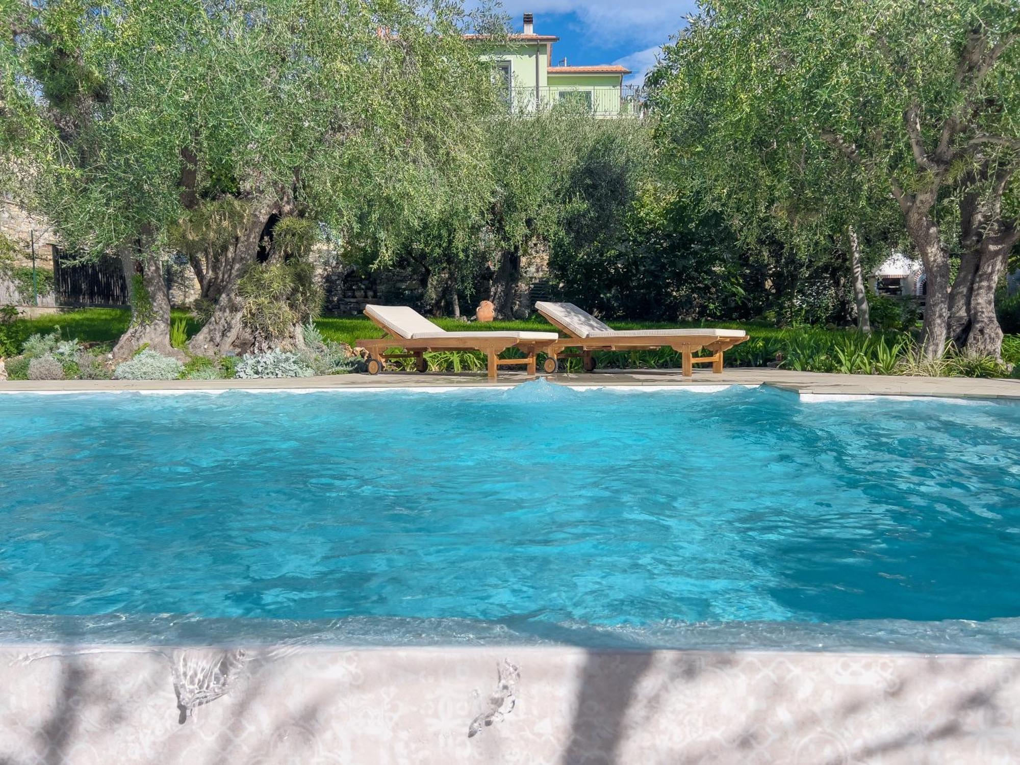 Villa La Rodina Диано Марина Екстериор снимка
