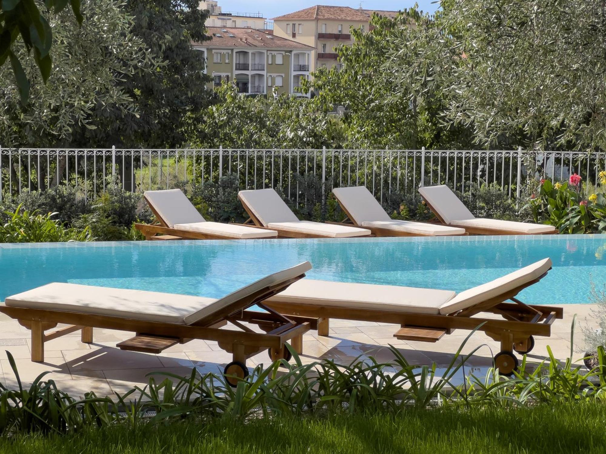 Villa La Rodina Диано Марина Екстериор снимка